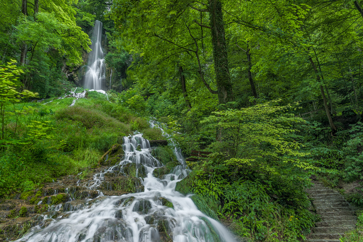 Uracher Wasserfall mit Wasserfallsteig