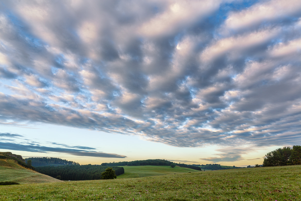 Wolken über Albfeldern
